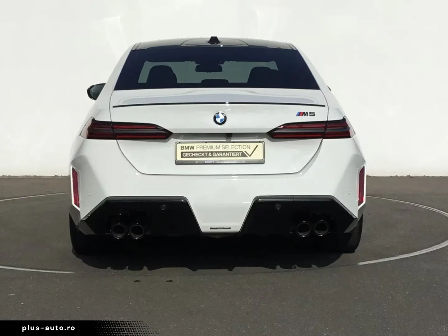 BMW M5 Limousine ICONIC GLOW PANO
