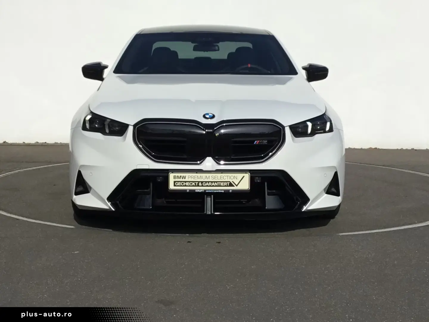 BMW M5 Limousine ICONIC GLOW PANO