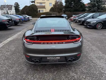PORCHE 992 911CARRERA