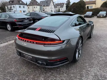 PORCHE 992 911CARRERA