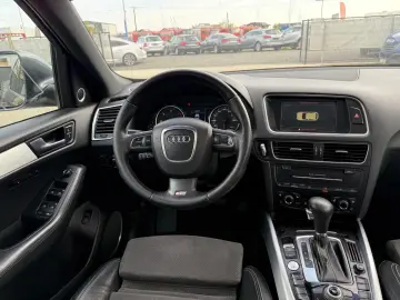 AUDI Q5    S-LINE    4X4