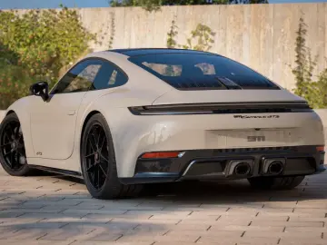 PORCHE Carrera GTS 4