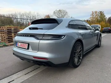 PORSCHE Panamera 4 Platinum Edition Vierradlenkung