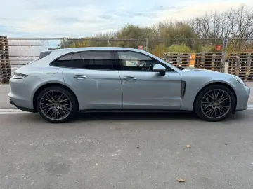 PORSCHE Panamera 4 Platinum Edition Vierradlenkung