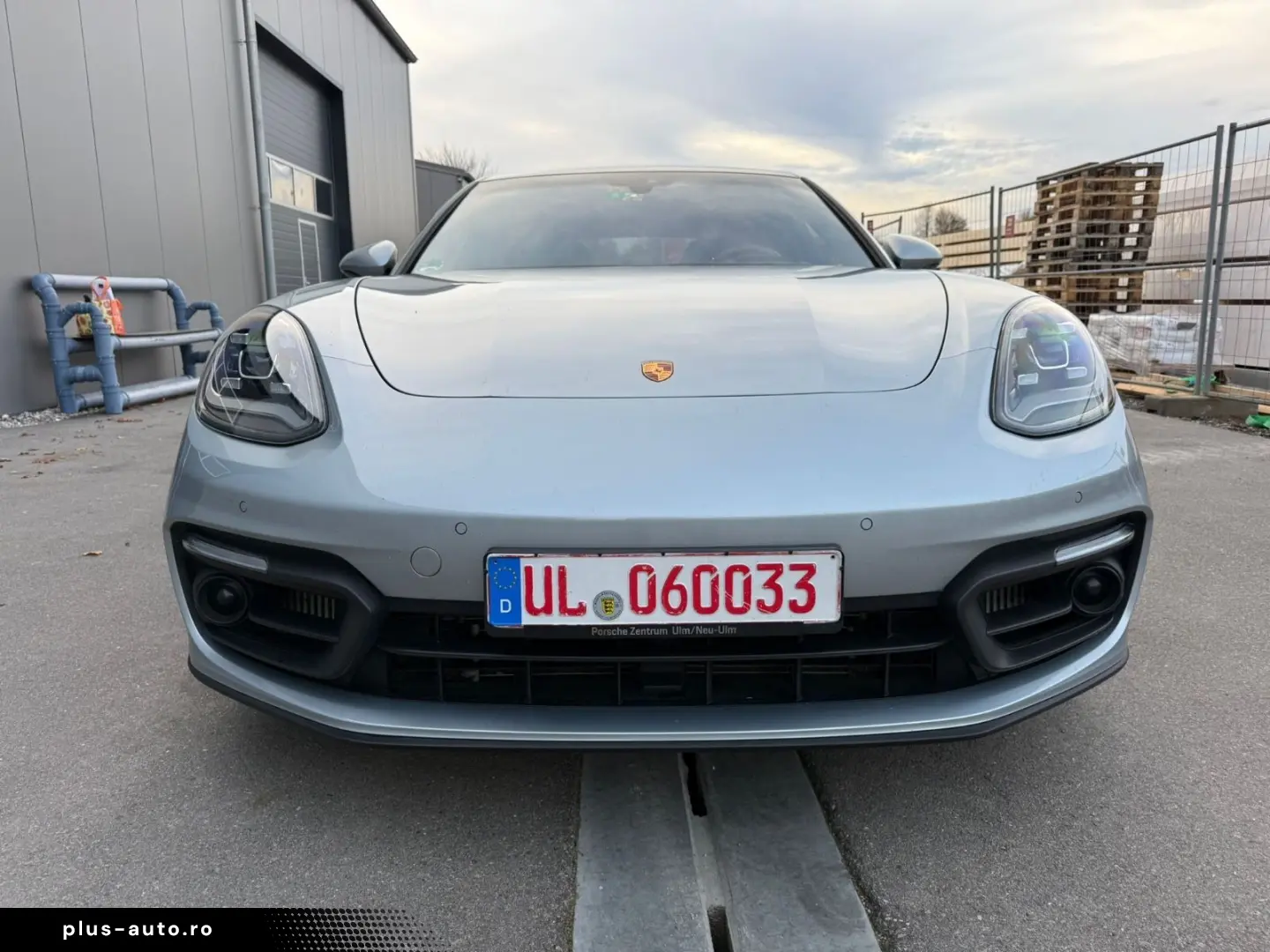 PORSCHE Panamera 4 Platinum Edition Vierradlenkung