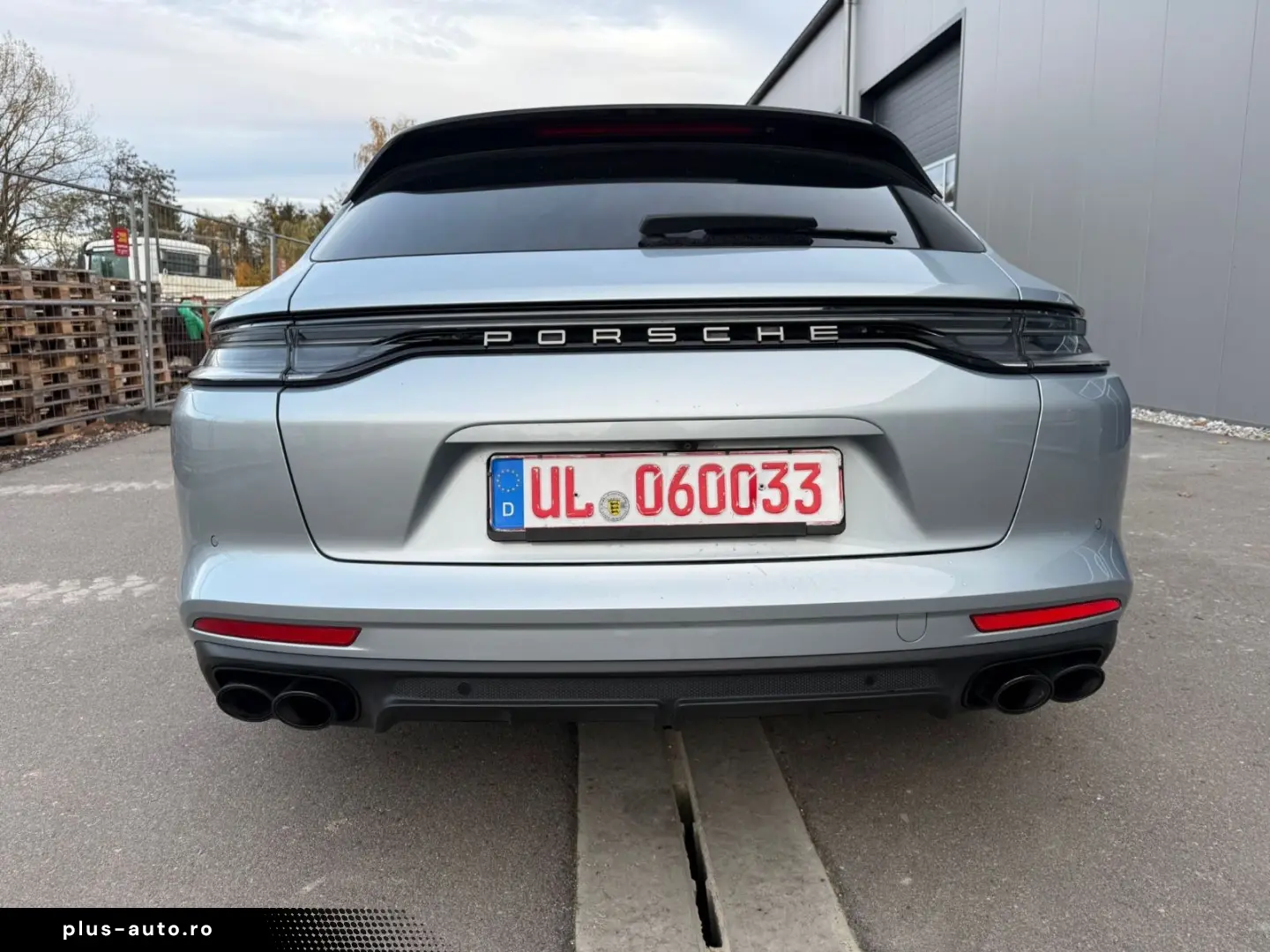 PORSCHE Panamera 4 Platinum Edition Vierradlenkung