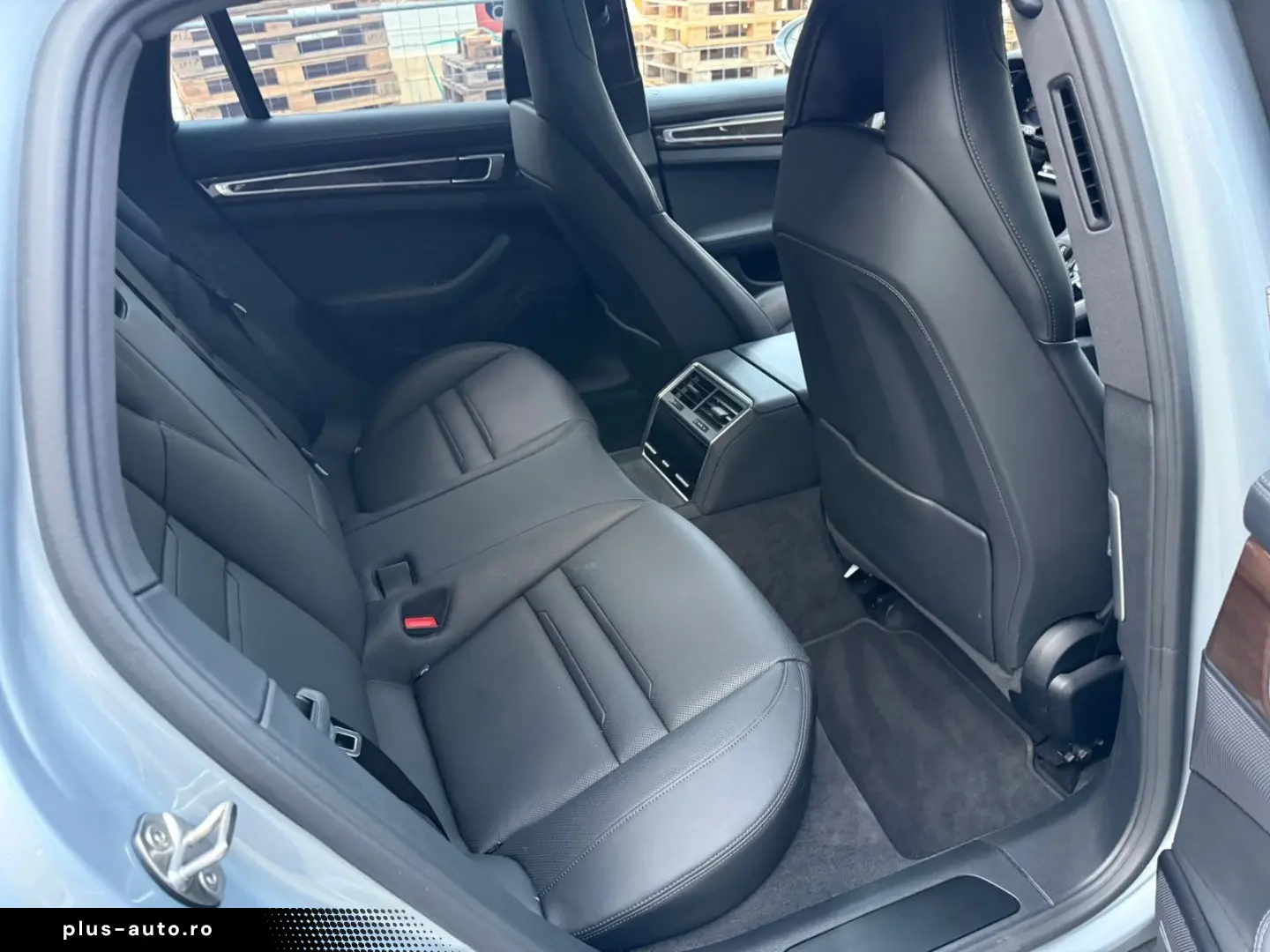 PORSCHE Panamera 4 Platinum Edition Vierradlenkung