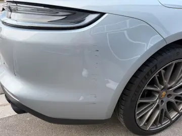 PORSCHE Panamera 4 Platinum Edition Vierradlenkung