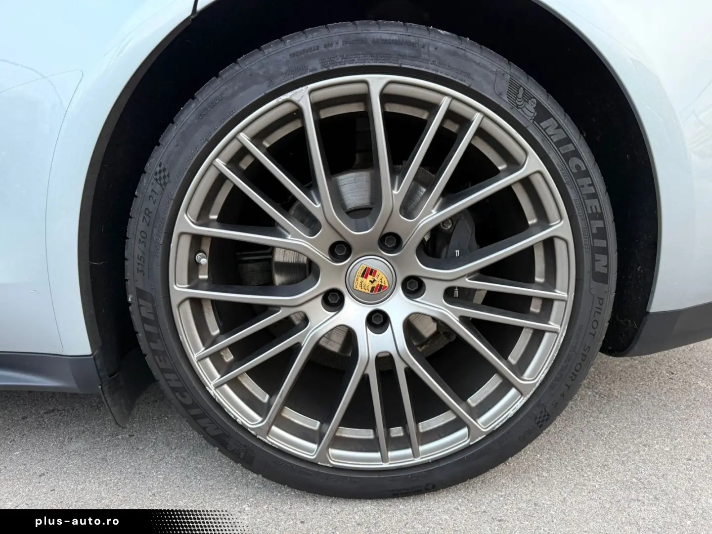 PORSCHE Panamera 4 Platinum Edition Vierradlenkung