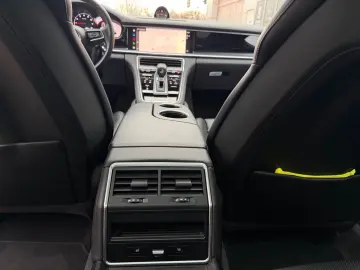 PORSCHE Panamera 4 Platinum Edition 1.Hand 8-fach Pano