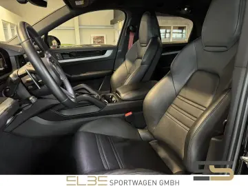 PORSCHE Cayenne Coupe ACC HUD LUFT 21  MATRIX STANDHZG