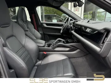 PORSCHE Cayenne Coupe ACC HUD LUFT 21  MATRIX STANDHZG