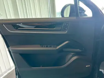 PORSCHE Cayenne E-Hybrid Coupe - 2025