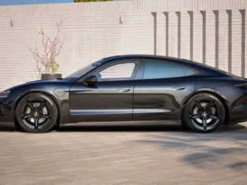 PORSCHE Taycan FACELIFT BATT  PANO AIR 21  MATRIX 360 AC