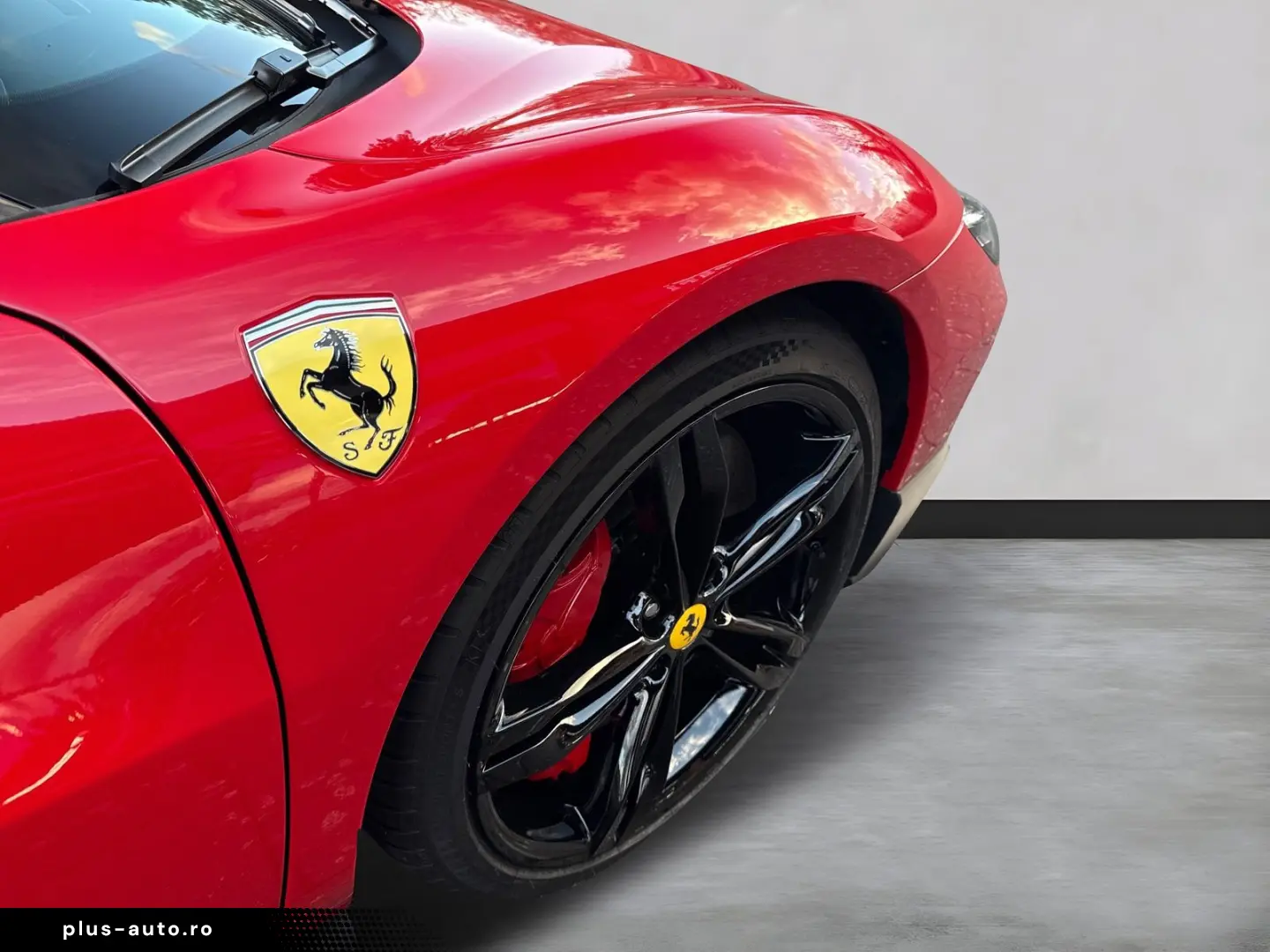 FERRARI 296 GTB  Embleme Navi PDC Klima Leder