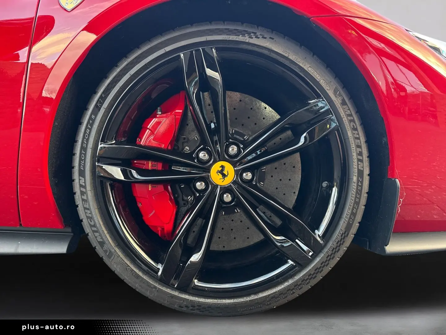 FERRARI 296 GTB  Embleme Navi PDC Klima Leder