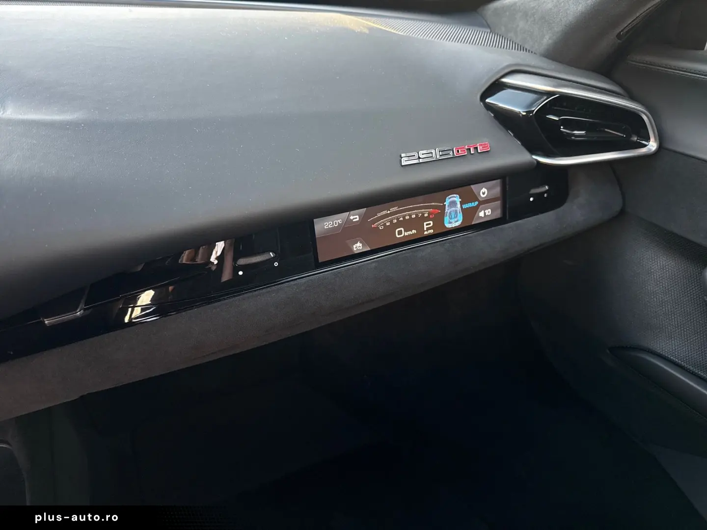 FERRARI 296 GTB  Embleme Navi PDC Klima Leder