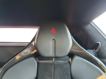 FERRARI 296 GTB  Embleme Navi PDC Klima Leder