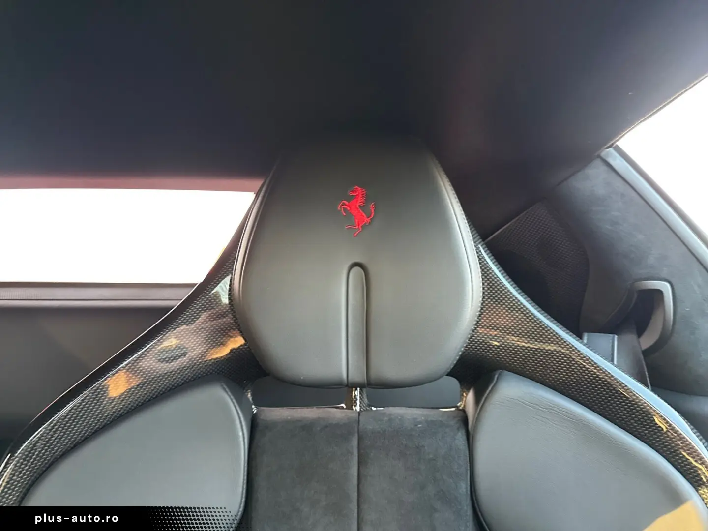FERRARI 296 GTB  Embleme Navi PDC Klima Leder