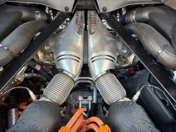 FERRARI 296 GTB  Embleme Navi PDC Klima Leder