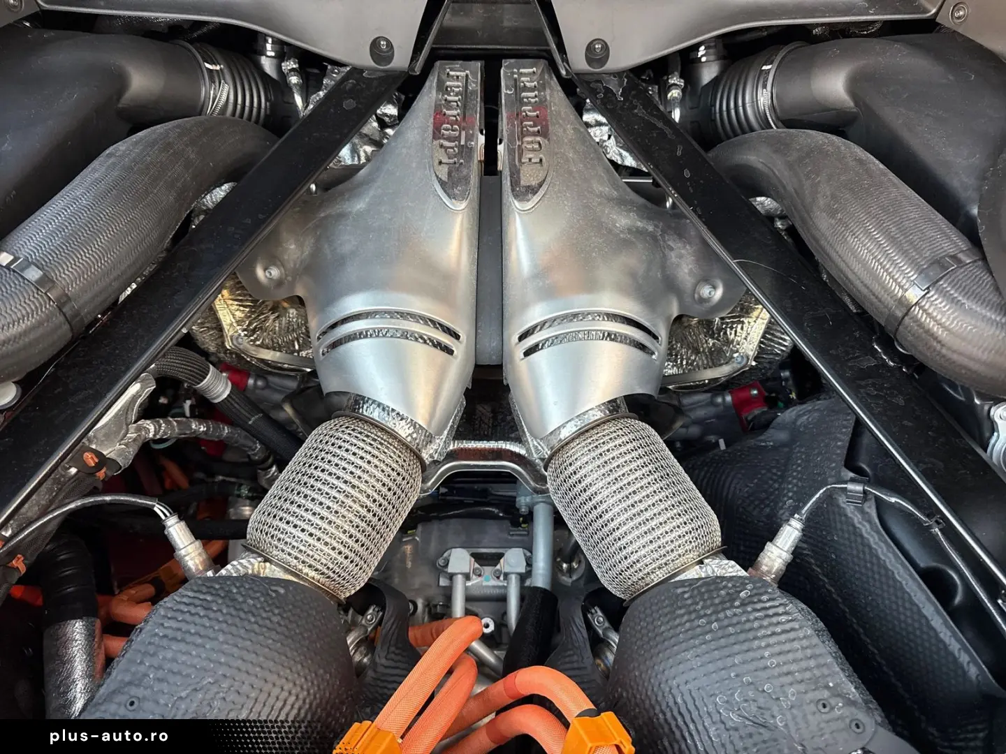 FERRARI 296 GTB  Embleme Navi PDC Klima Leder