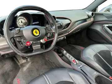 FERRARI F8 Tributo  Karbon AFS Kamera Carplay