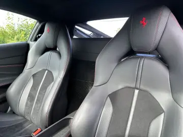FERRARI F8 Tributo  Karbon AFS Kamera Carplay