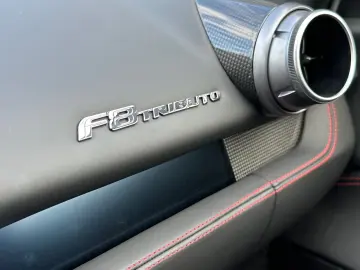 FERRARI F8 Tributo  Karbon AFS Kamera Carplay