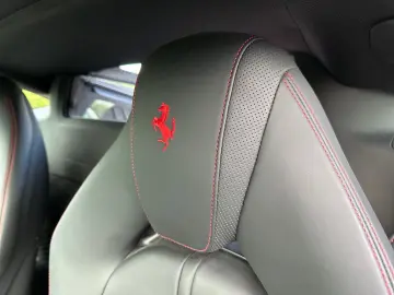 FERRARI F8 Tributo  Karbon AFS Kamera Carplay