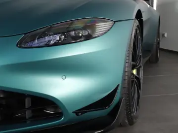 ASTON MARTIN V8 Vantage  F1 SONDERMODELL 1.H