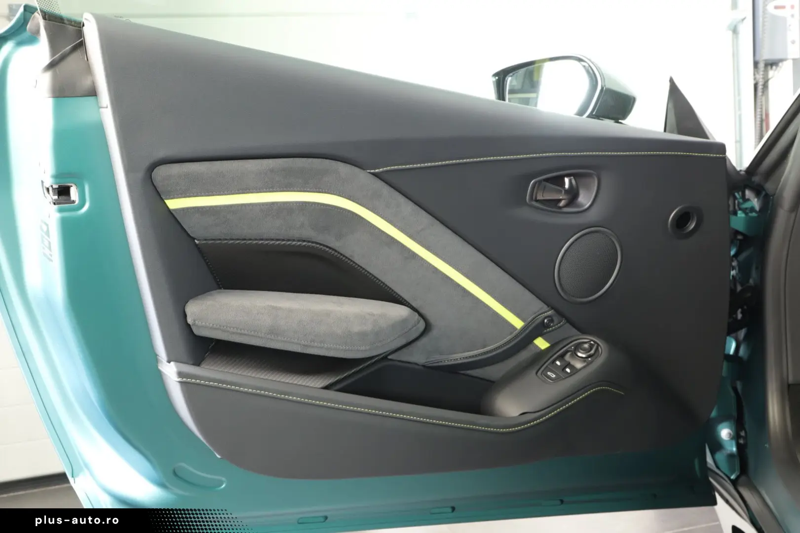 ASTON MARTIN V8 Vantage  F1 SONDERMODELL 1.H