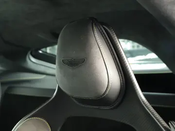 ASTON MARTIN V8 Vantage  F1 SONDERMODELL 1.H