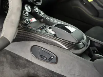 ASTON MARTIN V8 Vantage  F1 SONDERMODELL 1.H