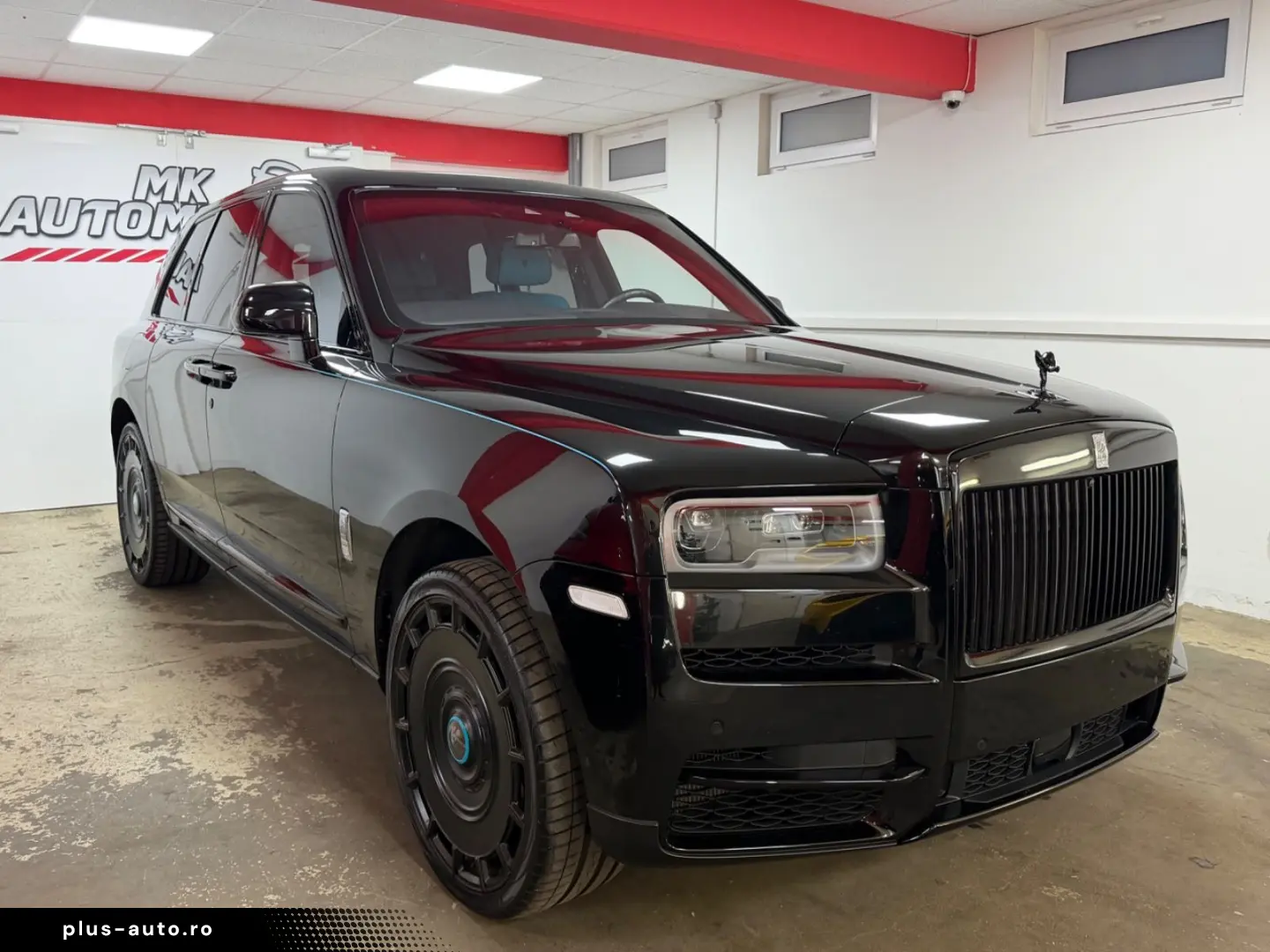 ROLLS ROYCE Cullinan Black-Paket 24 Mansory Sternehimmel TV