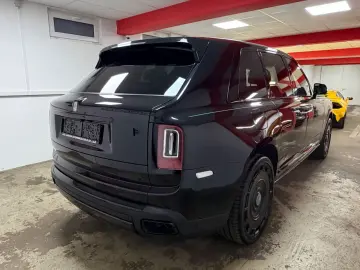 ROLLS ROYCE Cullinan Black-Paket 24 Mansory Sternehimmel TV