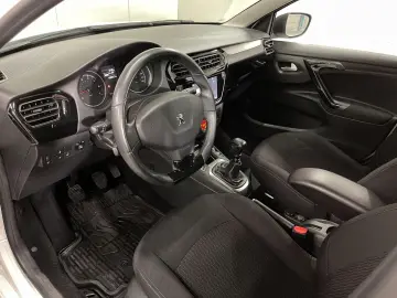 Peugeot 301