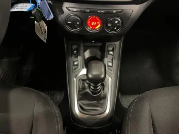 Peugeot 301