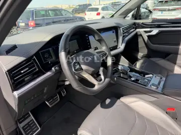 Volkswagen Touareg 3.0 TSI R LINE