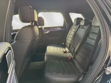Volkswagen Touareg 3.0 TDI R-Line