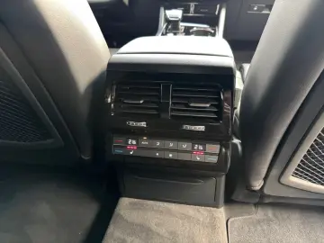 Volkswagen Touareg 3.0 TDI R-Line