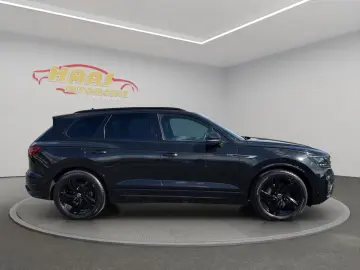 Volkswagen Touareg R-Line 4Motion Panorama