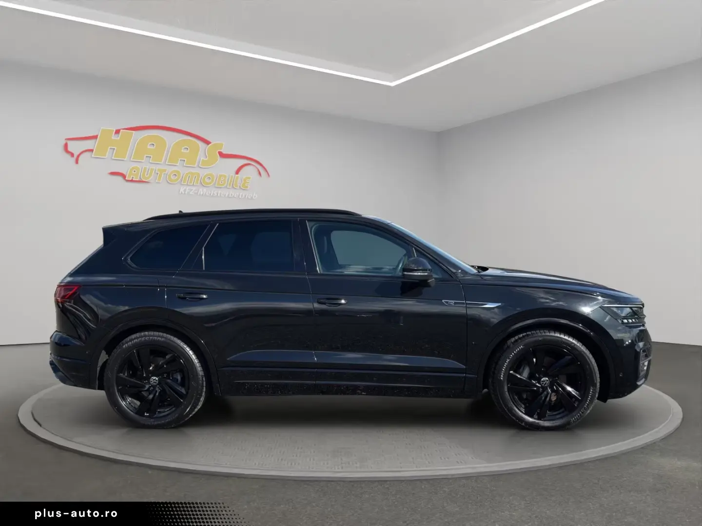 Volkswagen Touareg R-Line 4Motion Panorama