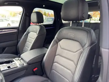 Volkswagen Touareg R-Line 4Motion Panorama