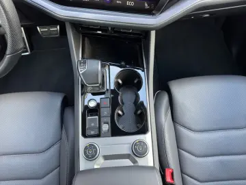 Volkswagen Touareg R-Line 4Motion Panorama