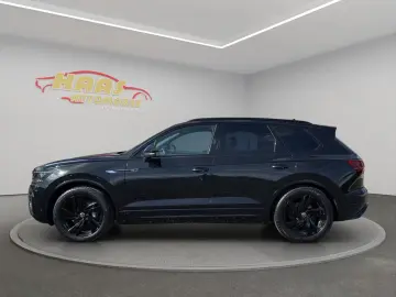 Volkswagen Touareg R-Line 4Motion Panorama