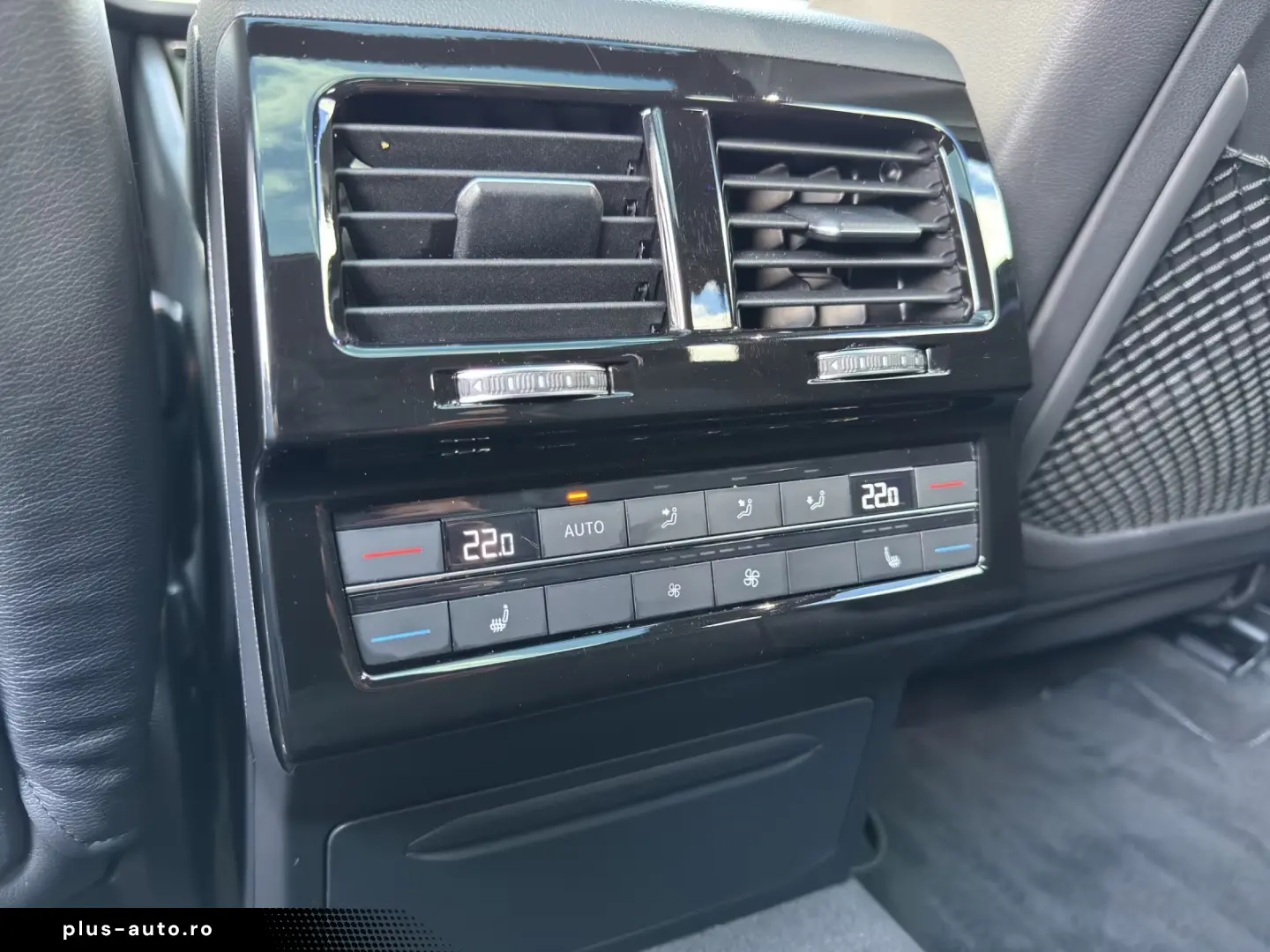 Volkswagen Touareg R-Line 4Motion Panorama