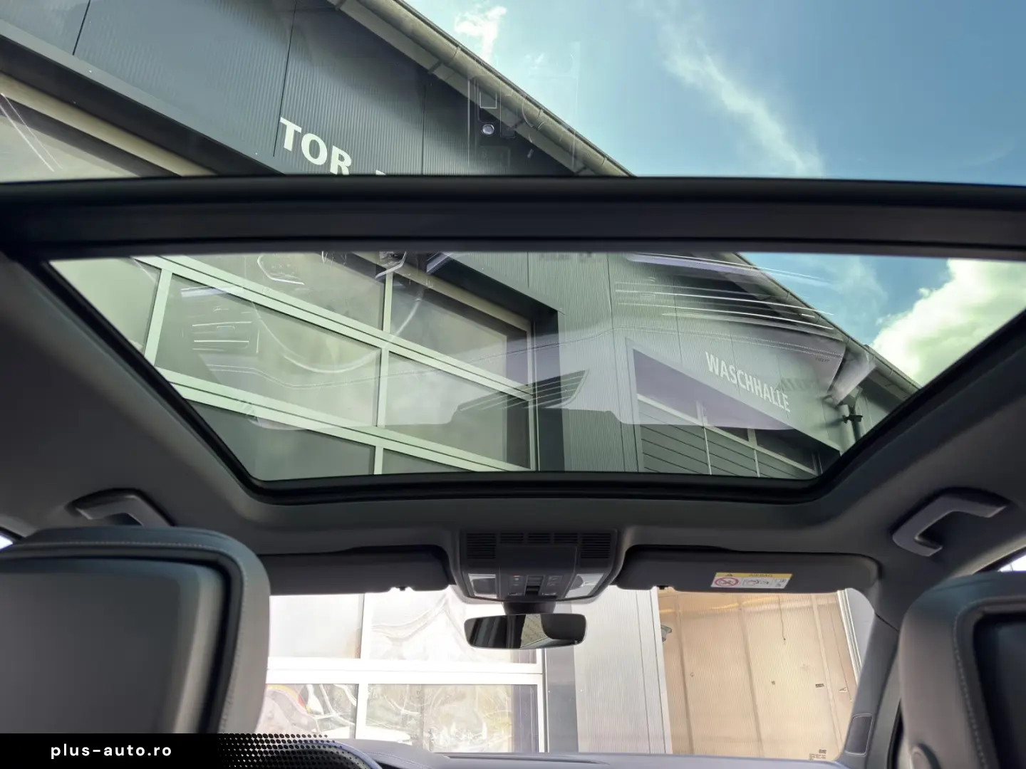 Volkswagen Touareg R-Line 4Motion Panorama