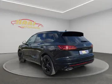 Volkswagen Touareg R-Line 4Motion Panorama