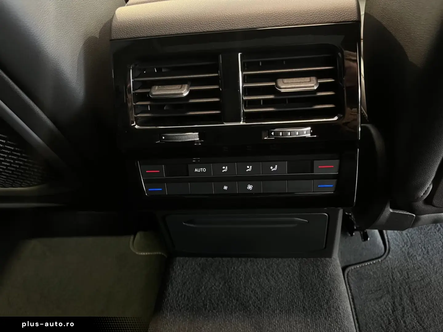 Volkswagen Touareg R-Line 3.0TDI 4Motion Pano