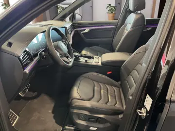 Volkswagen Touareg R-Line 3.0TDI 4Motion Pano